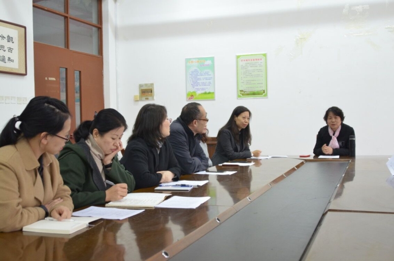 文法系召开新闻学特色专业建设研讨会1_副本.jpg 文法系召开新闻学特色专业建设研讨会1_副本.jpg