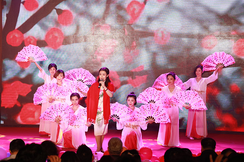 1-8现代京剧.jpg 1-8现代京剧.jpg